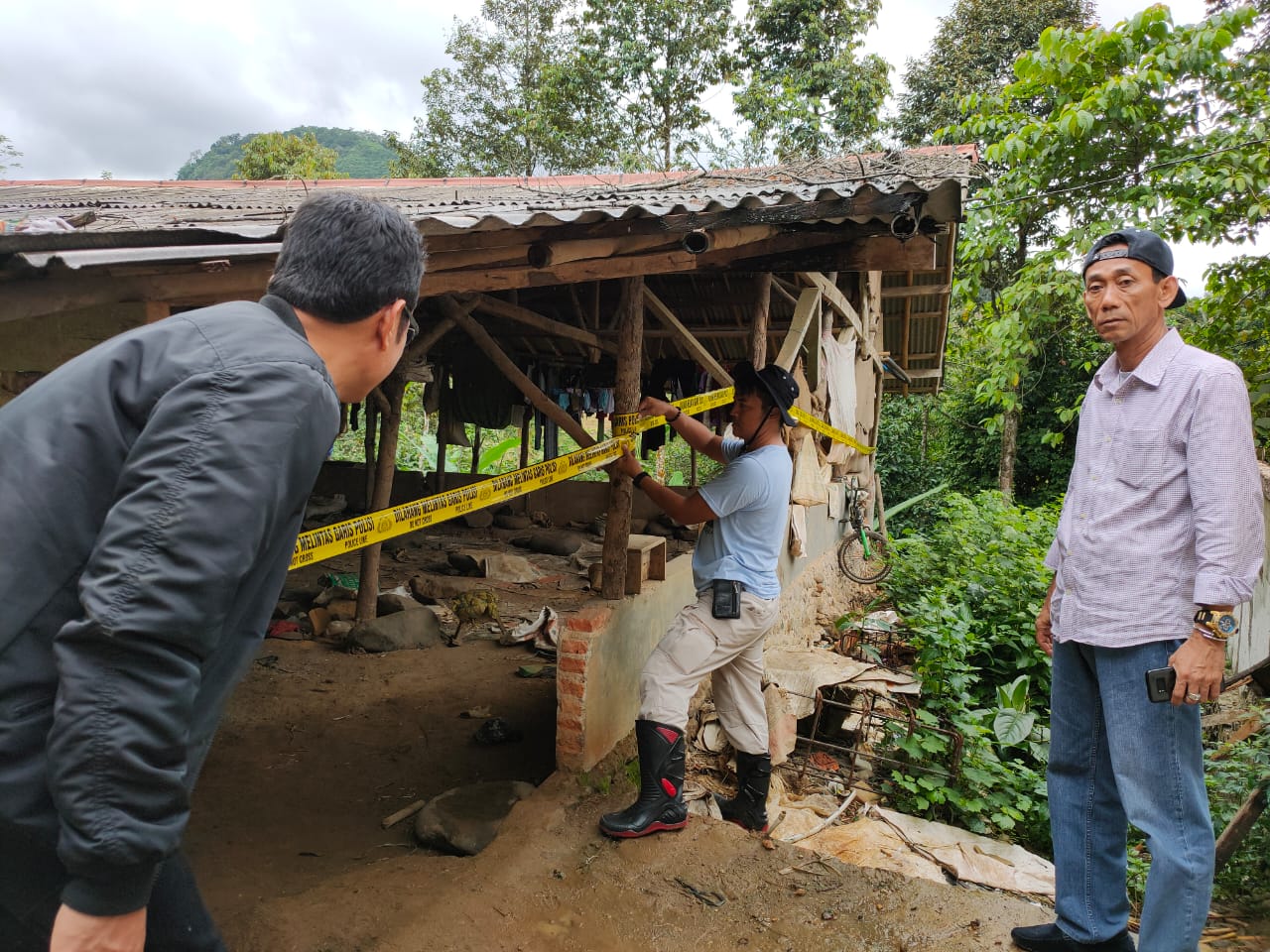 Dianggap Penyebab Banjir, Polda Banten Segel Tambang Emas Ilegal di Lebak - Jernih.co