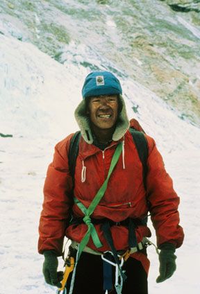 Selama hidupnya, Rita Ang Sherpa banyak mencatatkan prestasi yang luar biasa. Pada tahun 1987, dia berhasil mencapai puncak gunung setinggin 8.848 meter (29.000 kaki) tanpa oksigen tambahan untuk pertama kalinya.